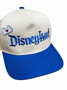 Disneyland Embroidered Logo Snapback Hat - Cream & Blue Disney hat plus pin